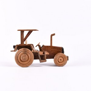 wooden-tractor-collectable-toys.jpg1