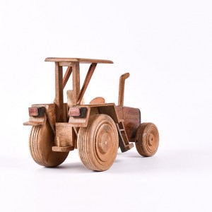 wooden-tractor-collectable-toys.jpg2