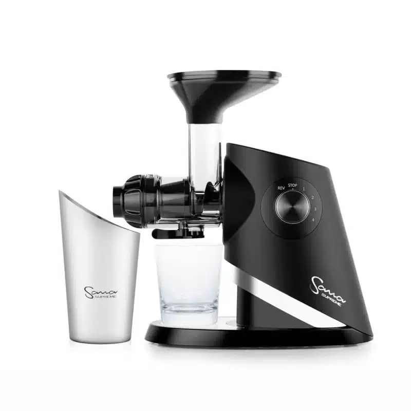 images Sana 727 Supreme in Matte Black with its juice glass and pulp catcher