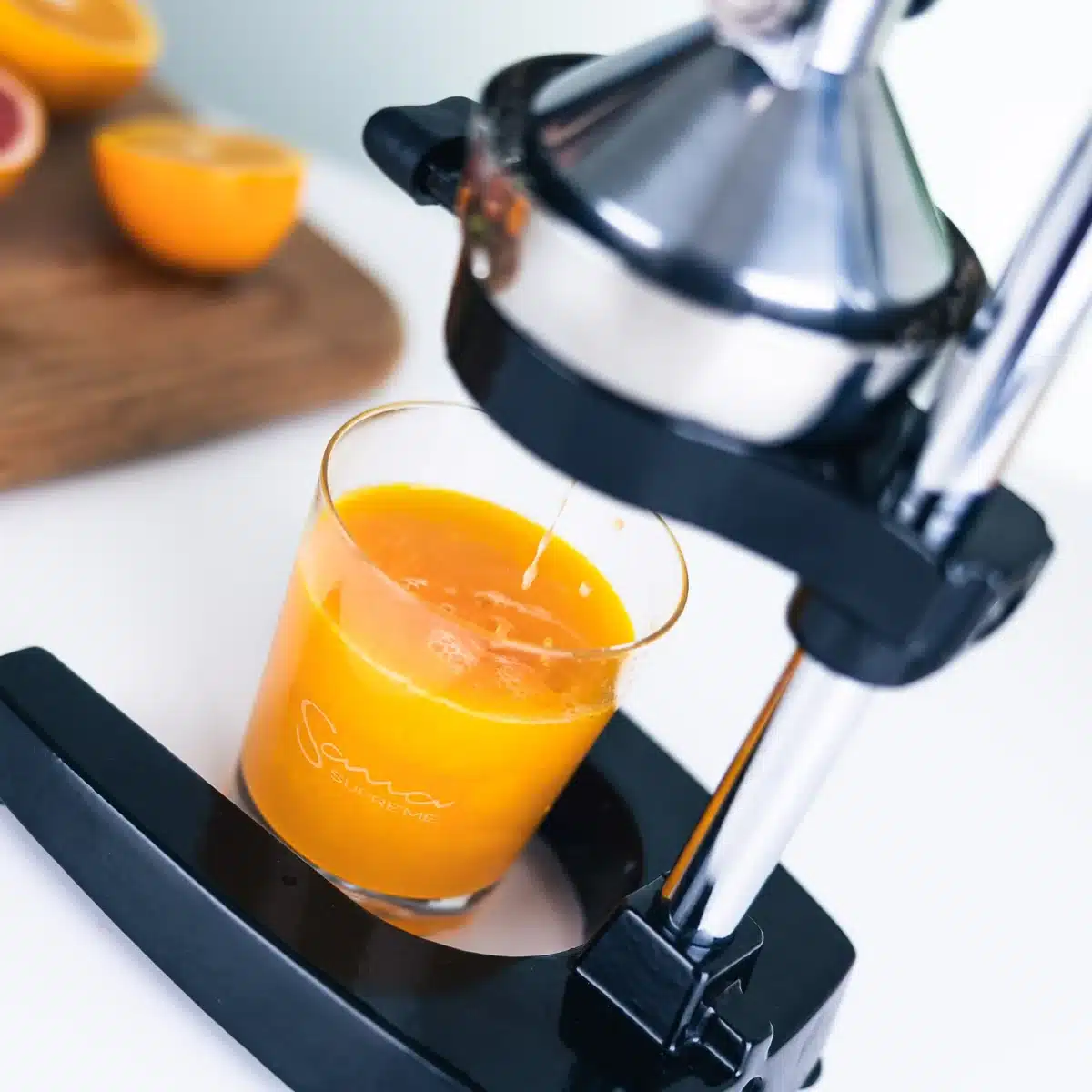 Sana Heavy-Duty Cast-Iron Manual Citrus Press – Professional Stainless-Steel Juicer - Image 7