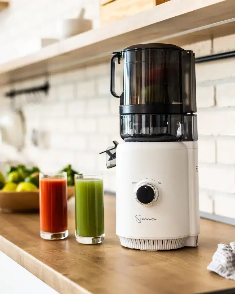 Sana 818 Juicer - hands free juicer